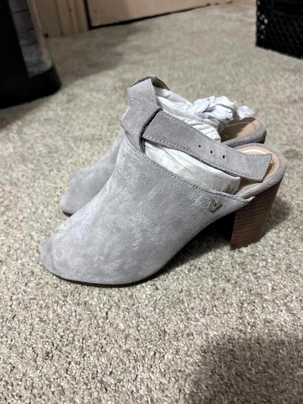 Vionic Suede Block Heel Sandal Gray